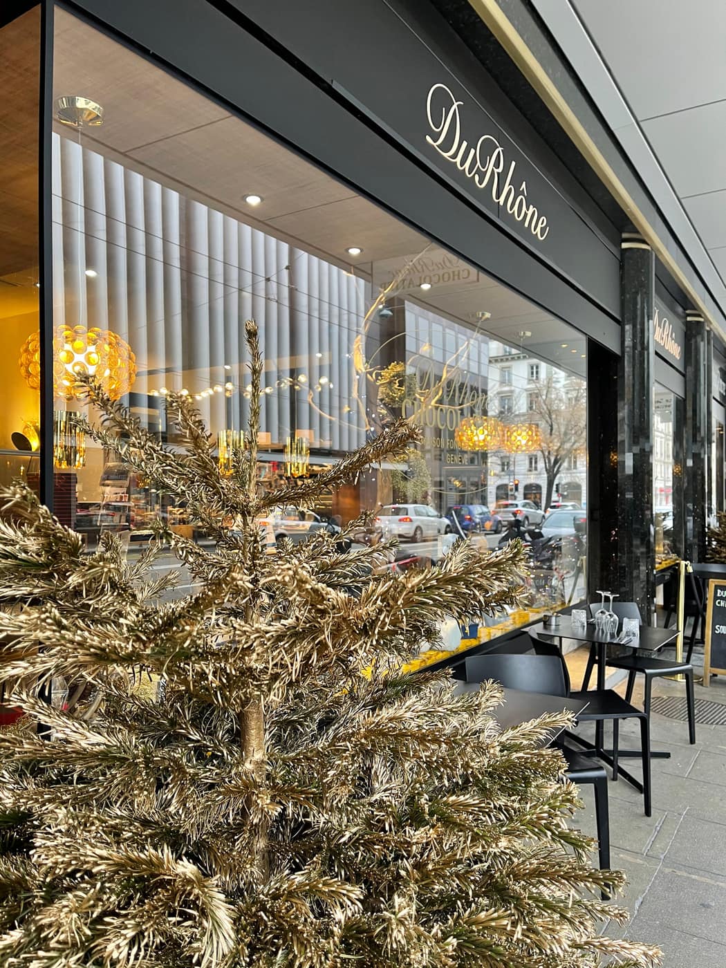 2 NIGHTS IN GENEVA WITH A 100 CHF GIFT CARD
