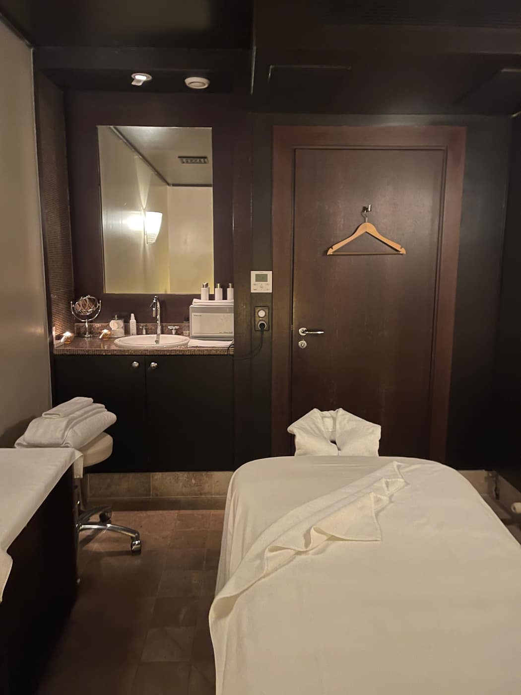 2 NIGHTS IN GENEVA WITH A 100 CHF GIFT CARD