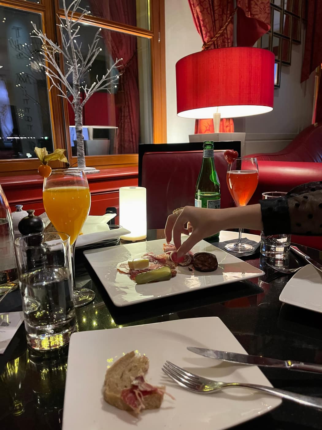 2 NIGHTS IN GENEVA WITH A 100 CHF GIFT CARD