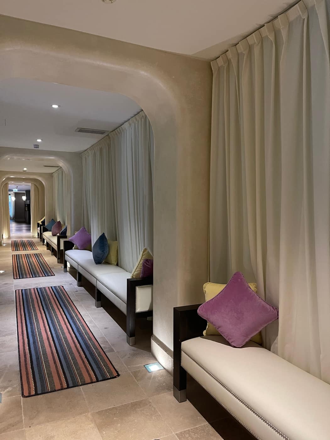 2 NIGHTS IN GENEVA WITH A 100 CHF GIFT CARD